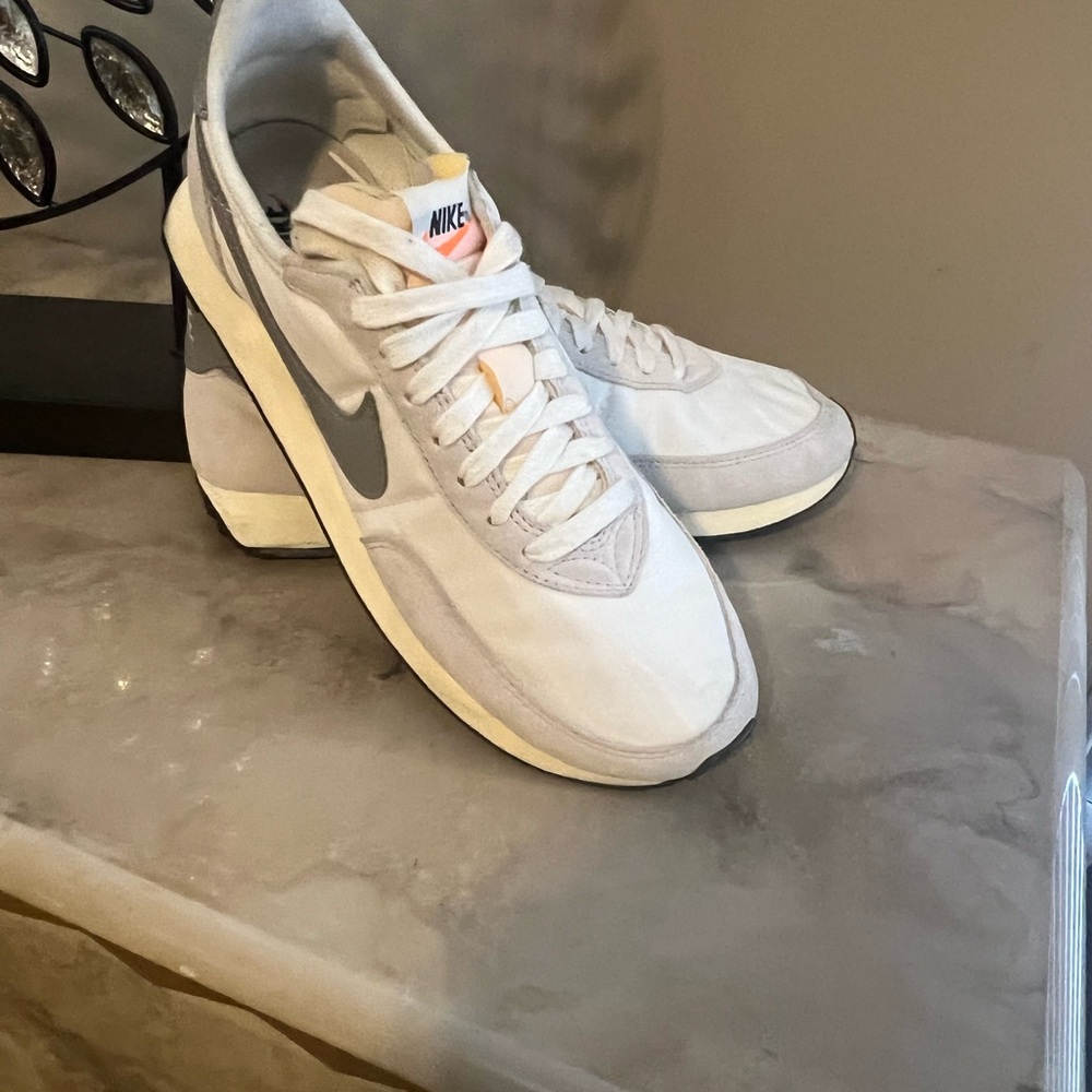 Nike sneakers, slightly worn size 9.5, white/gray